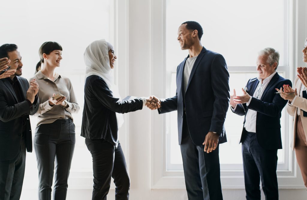 دراسة العلاقات العامة والإعلان في جامعة بيكوز