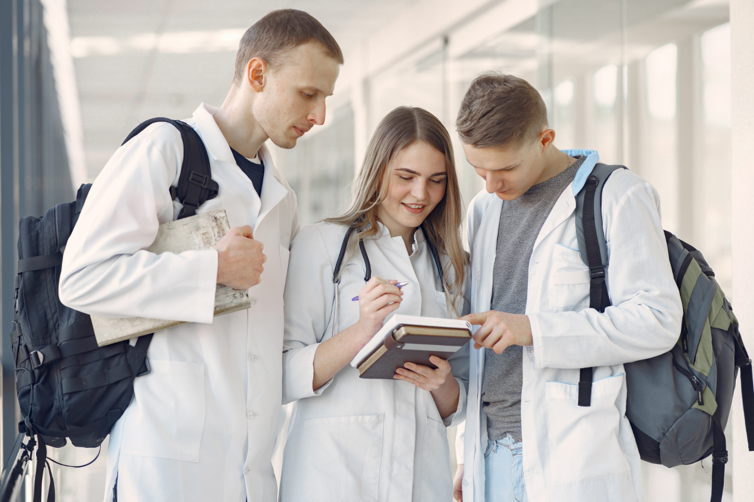 طلاب طب يتدربون في مستشفى جامعة أوكان