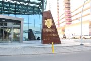914661-1875835596